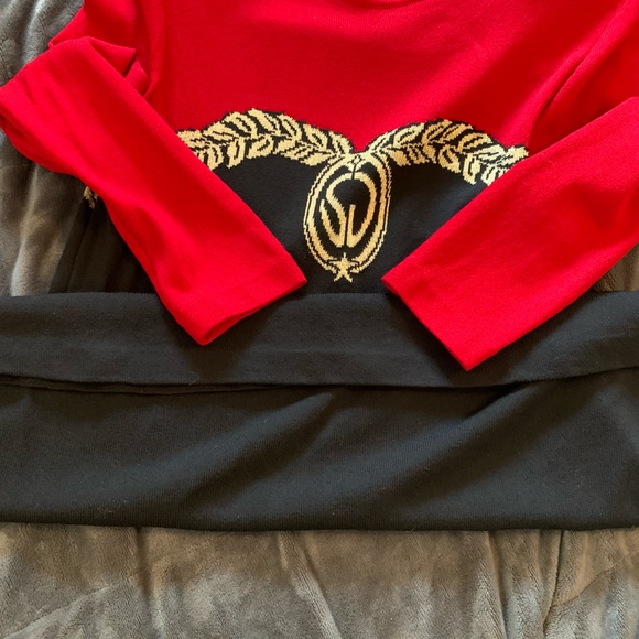 St. John size Medium, great for Christmas or holiday time!! Must see!! - Picture 5 of 6